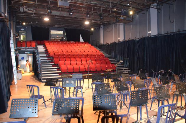 salle demi gradin vue de la scène