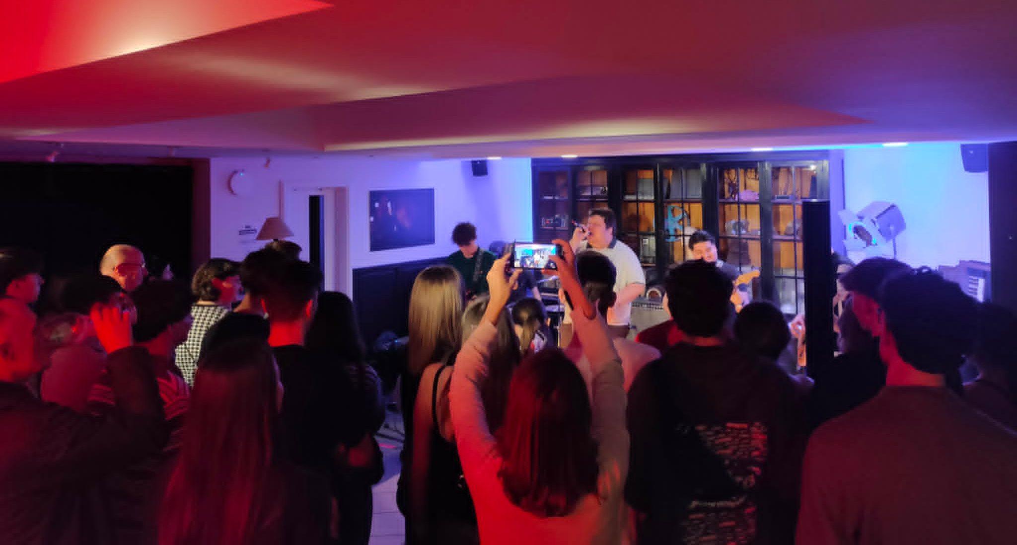 concert intimiste d'un groupe amateur