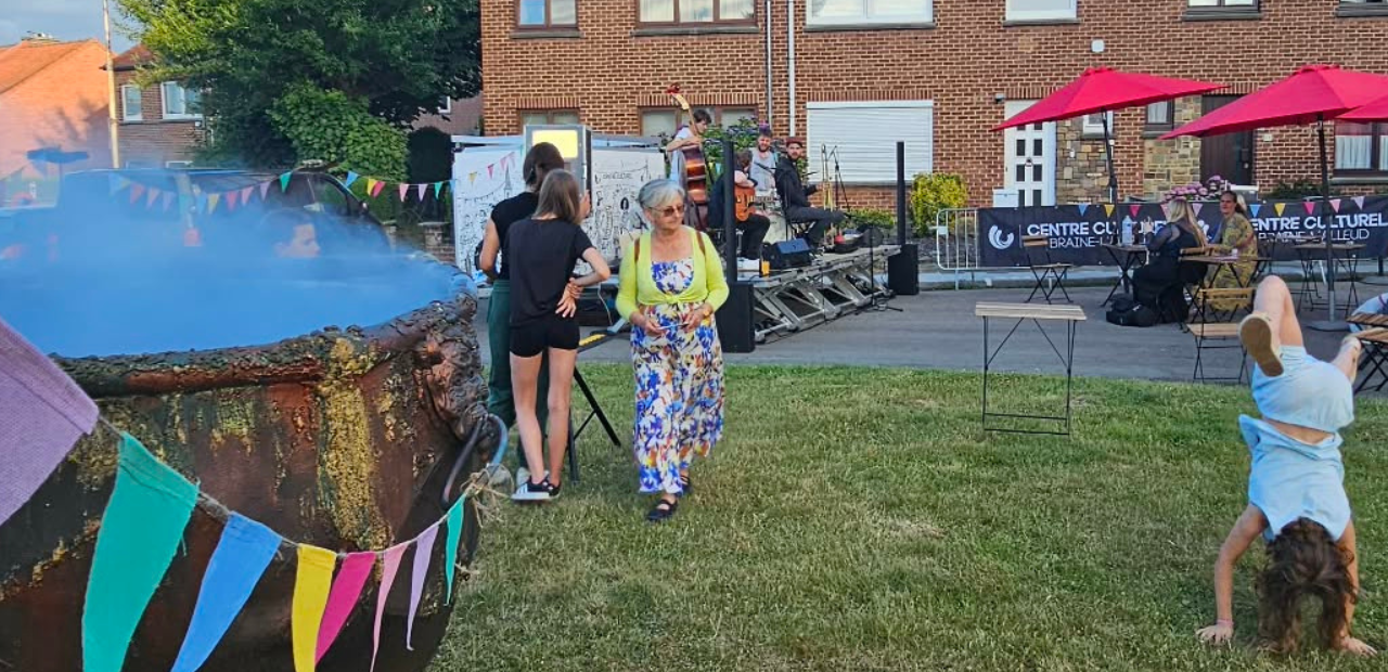 Guinguette · Place aux artistes
